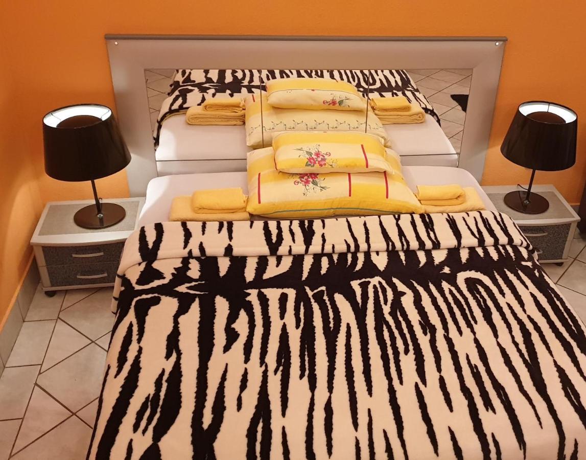 Apartment In The Center Of Budapest -Free Garage Parking Kültér fotó